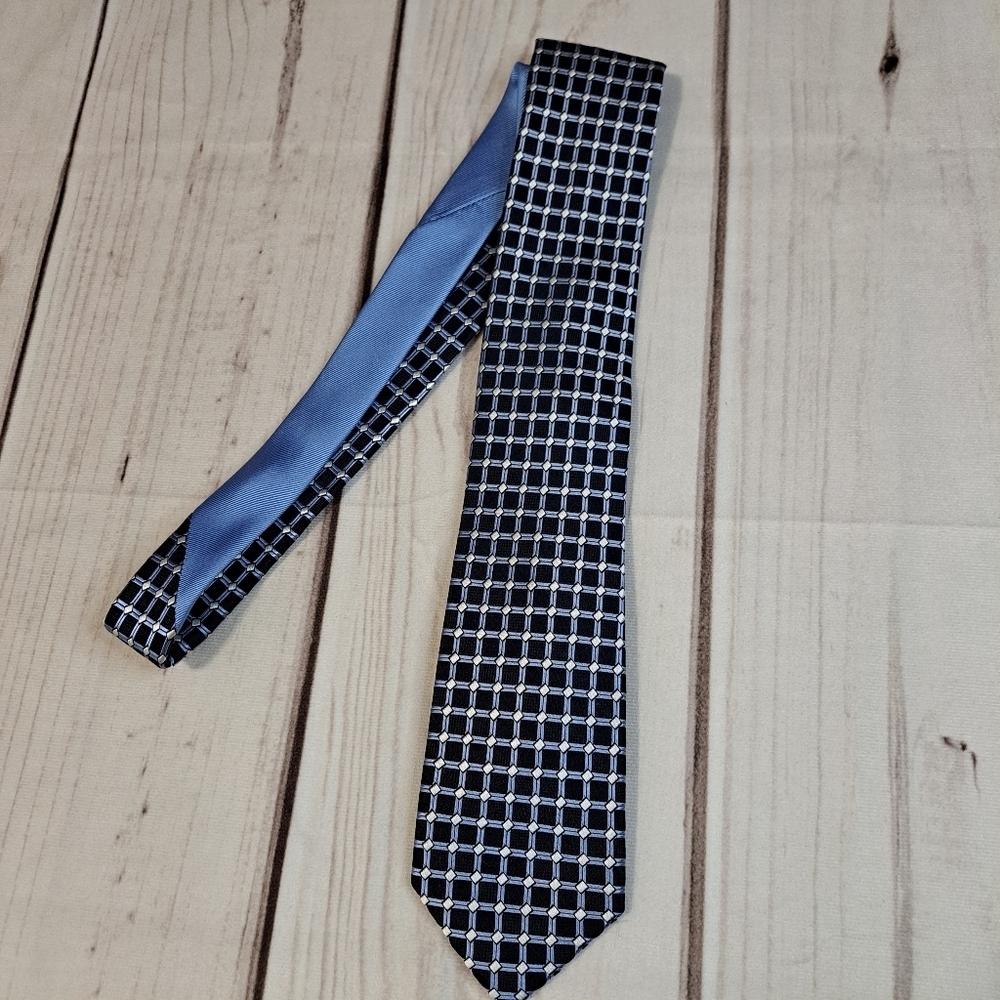 2 FOR 20 SALE Tommy Hifiger  Black and Blue Checkered Silk Tie